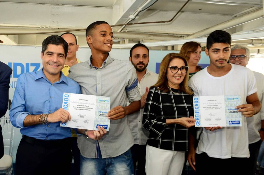 Descubra qual a diferença entre os programas de Estágio e Jovem Aprendiz