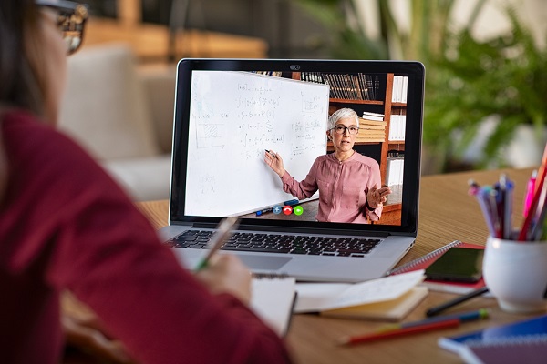 Ensino superior: presencial, semipresencial ou a distância?